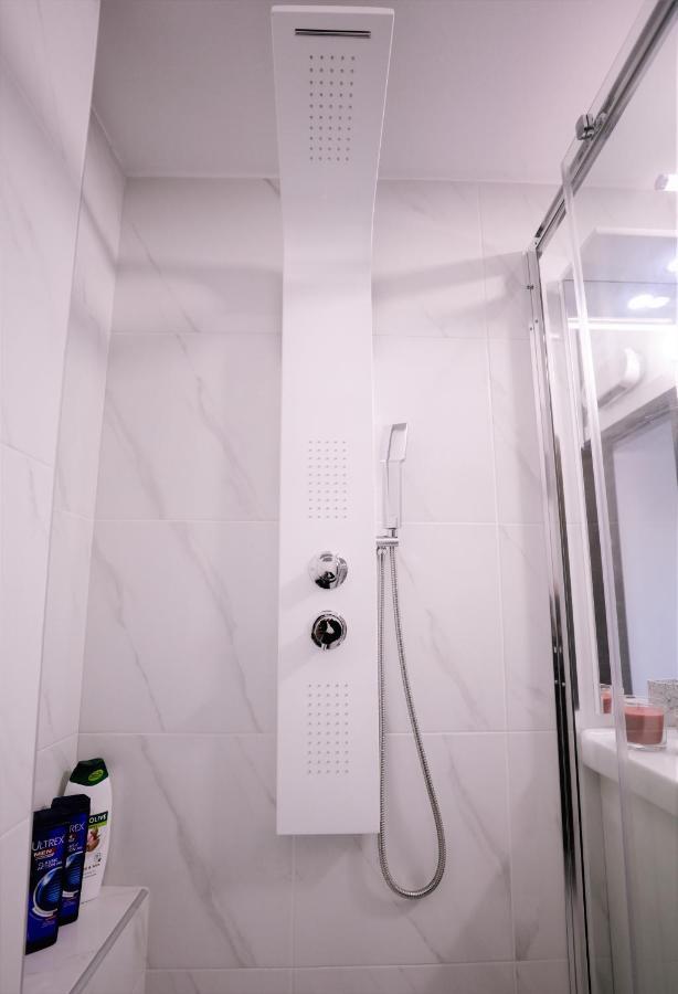 Modern 2 Bedroom Apartment Next To Metro - Marousi Atina Dış mekan fotoğraf