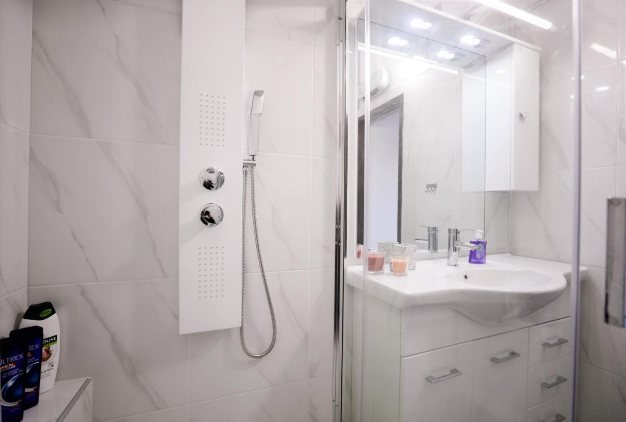 Modern 2 Bedroom Apartment Next To Metro - Marousi Atina Dış mekan fotoğraf